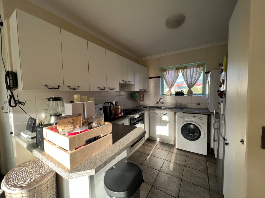 To Let 2 Bedroom Property for Rent in Greenways Golf Estate Western Cape